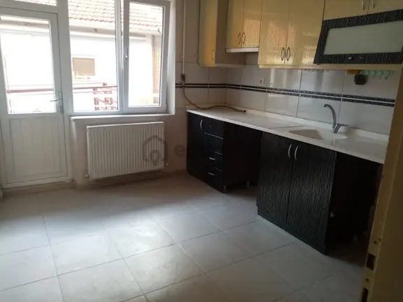 Balıkesir Bahçelievler De.demirdağ Emlaktan Kiralık 3+1 Ara Kat Kombili Daire 1