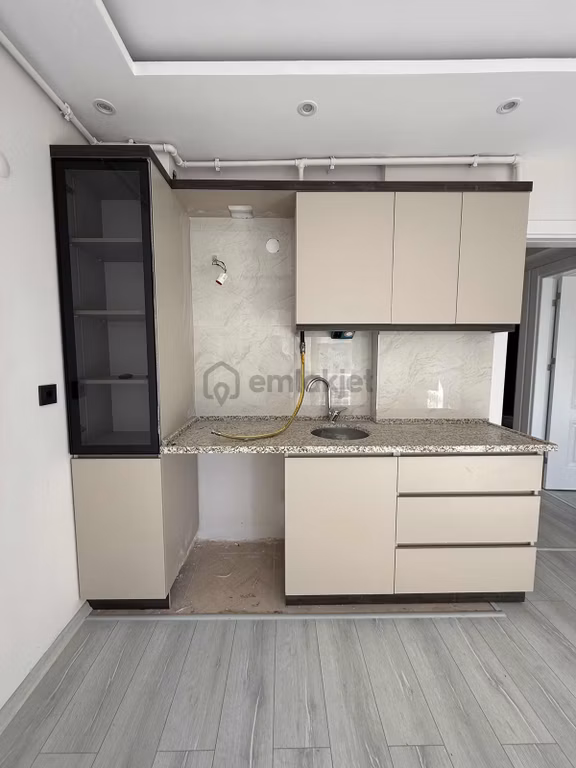 Emlak Center'dan Sakarya Mah Satılık 1+1 Daire 1