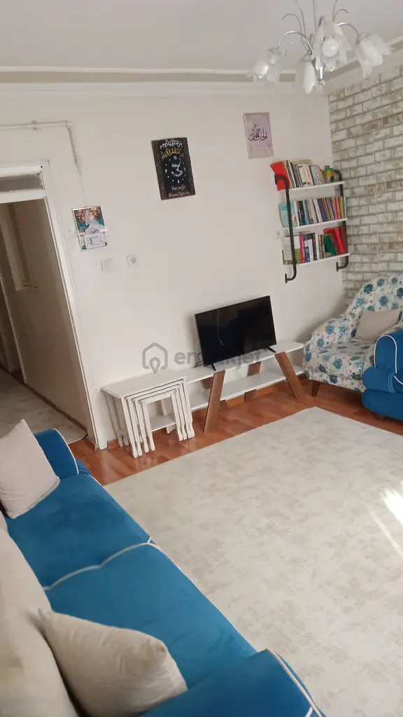 Kıbrıs Mahallesinde Çamlık Parkı Yanında 3 Katlı Doğal Gazlı Müstakil Ev 2