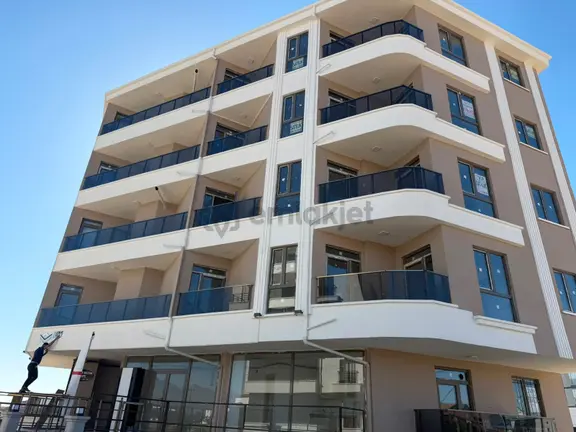 Kurtuluş Laleli Mah.coşgunlar Petrol Arkası Kat:2 2+1 Lüx Sıfır 1