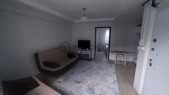 Sırakapılarda Çınara Bayramyerine 5 Dak 1+1 Eşyalı Geniş Apart 1