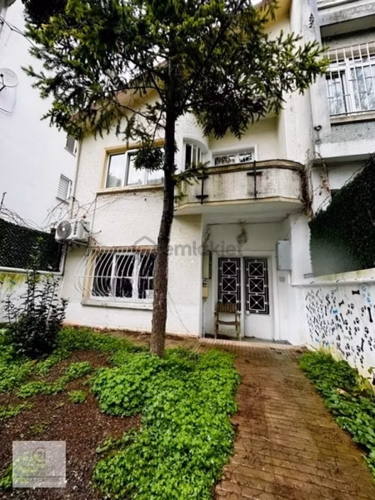 Suadiye Beyazgülde 4 Kat İmarlı Arsa Üzerinde 2 Katlı Bina 1