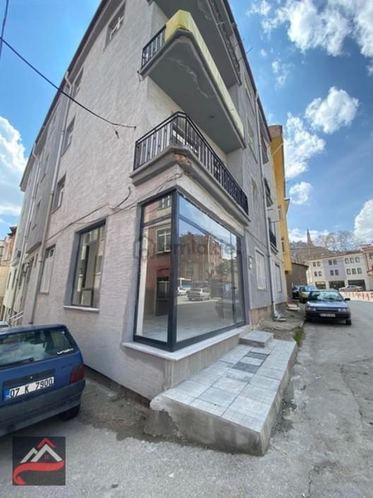 Deniz Yiğit'ten Lalahüseyin Paşa Mahallesinde Kiralık Dükkan 2