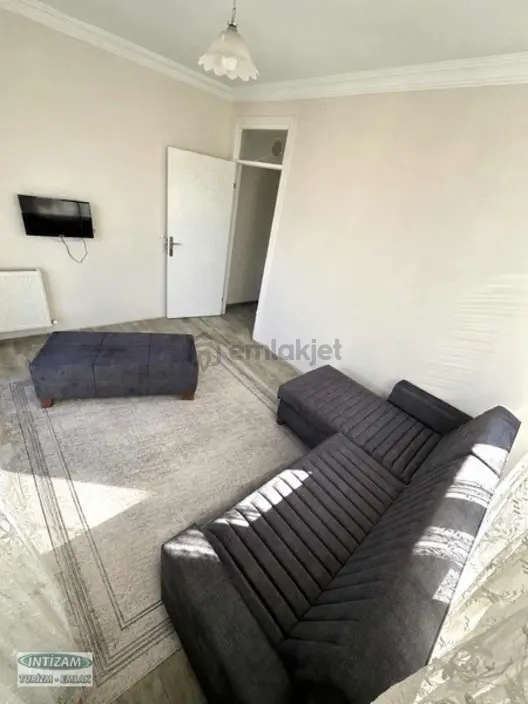 Çarşı Merkez'de Asansörlü Kiralık 2+1 Eşyalı Apart 2