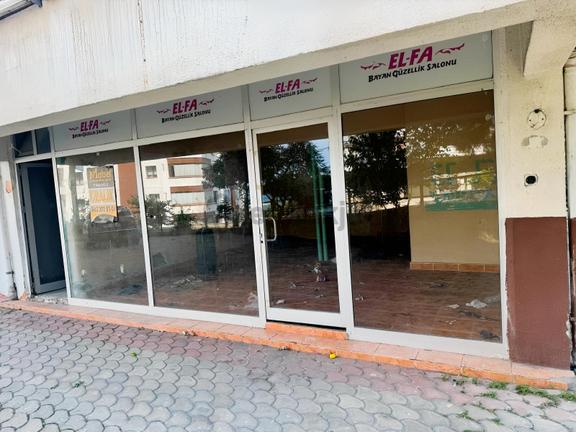 Topaloğlu Emlaktan Yıldızlı'da 70m² Dükkan 1