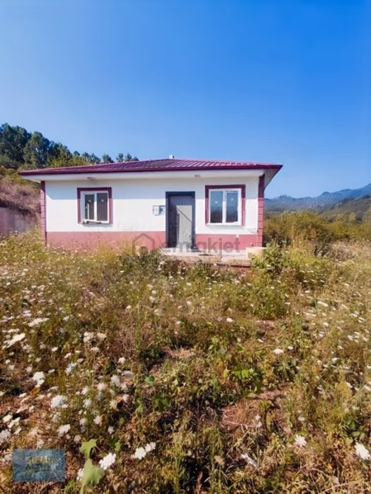 Şerefiye 450 Mt2 Arsa İçinde Ruhsatlı Müstakil Ev 1