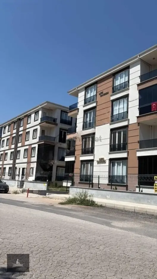 Kırklarleli Cumhuriyet Mahallesinde 2+1 Ara Kat Daire 1