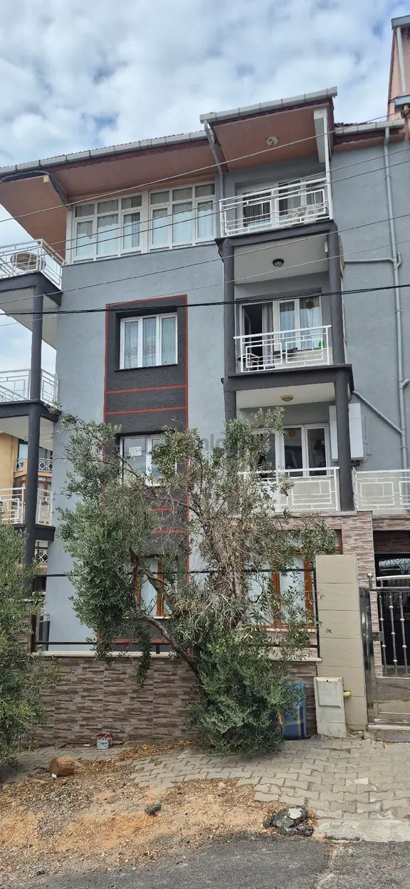 Bornova İnönü Mh De 3+1 Kiralık Lüks Daire 2