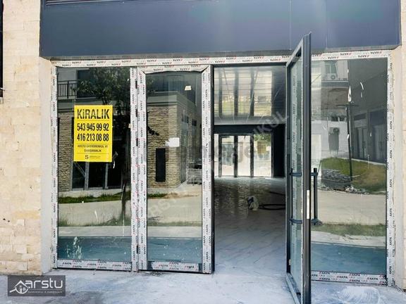 Arstu Gm Emrecan'dan Meydan Yanı Kiralık Dükkan 1