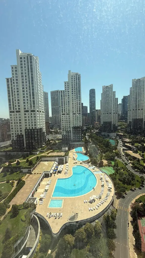 Maslak Mashattan Havuz Cephe 1+1 Büyük Tip Güncel Kiracılı 1
