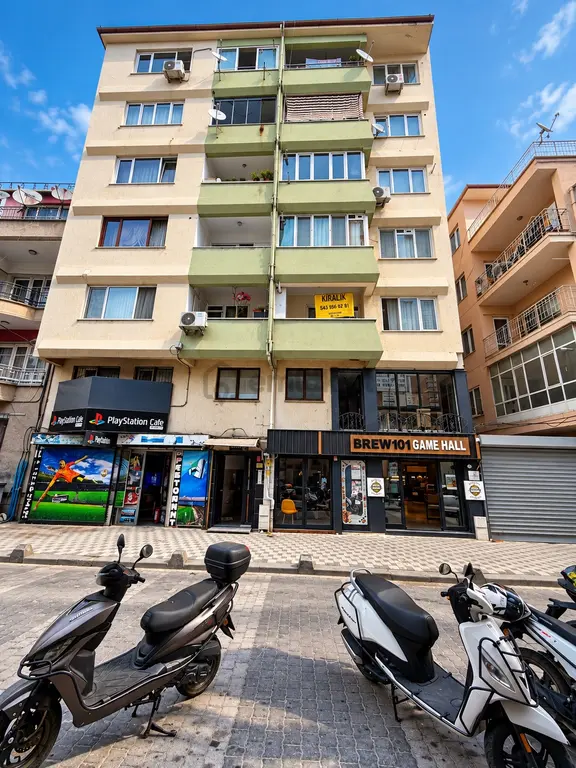 Altıeylül Mah. Çarşıda Satılık 2+1 1