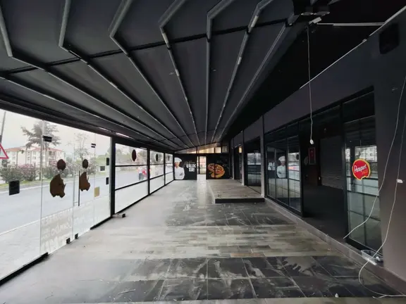 Dalaman'da D-555 Karayolu Cepheli | 700 M² | Kurumsal Mağazaya 1