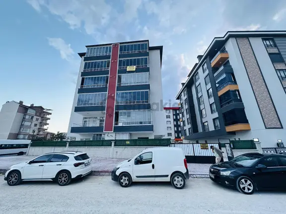 Enes Acur'dan Erenler Mah. 3+1 Arakat Geniş Otoparklı Daire 1
