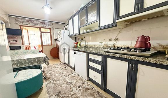 Yayla'da Porsuk Cadde Üzeri Balkonlu Altı Daire Kat Konumunda 1