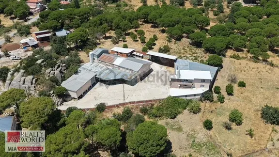 Ayvalık Bağyüzü'nde Satılık Çam Fıstığı İşleme Tesisi / Fabrika 1