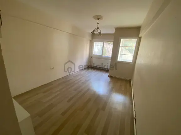 Konak Zeytinlik Mah.de Kemer İzban İstasyonu Civarı 2+1 85m2 Dgazlı Arakat Kiralık Daire 1