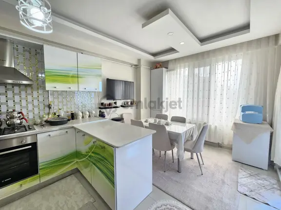 Mysistem Emlaktan Stad Yolunda Satılık Büyük 4+1 Daire 2