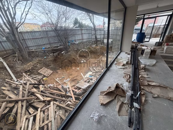 F-l Emlaktan Karlıdere Cadde Sınırı Sıfır Binada İki Katlı Bahçeli Dükkan 2
