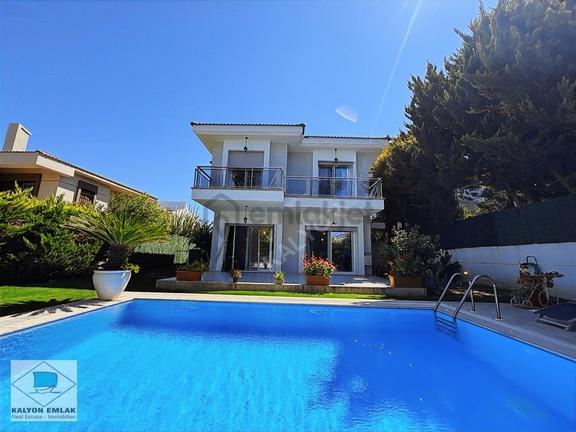 Kalyon'dan Alaçatı & Ilıca Arası Satılık Müstakil Havuzlu Villa 2
