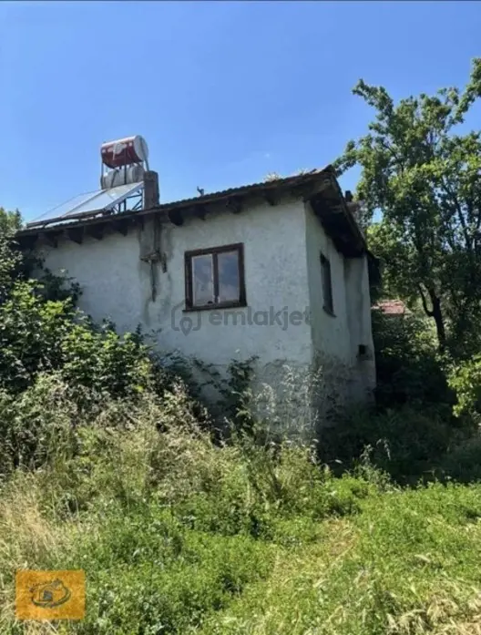 Satılık Köy Evi Ve Arsası 1