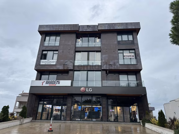 Deka Gayrimenkul'den Mimarsinan Baran Office'de Kiralık 1+0 Ofis 1