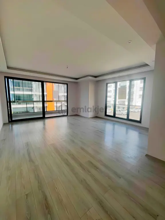 Karayelden Gölevinde Net 140m2 Geniş 3+1 Kiralık Daire 2