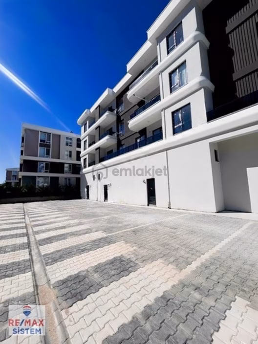 *uydukent Selçuklu Cadde Üzeri Eşyalı Kiralık 2+1 Daire* 1