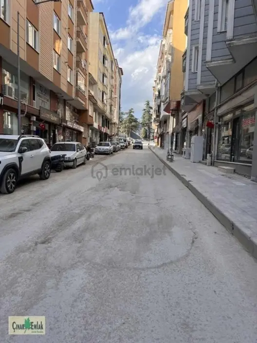 Çınar Emlak'tan Çarşı Merkezinde Kiralık 1+1 Daire 2