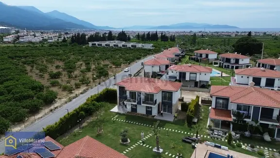 Davutlar'da Havuzlu Prestijli Sitede 3+1 Villa 2