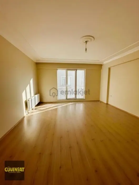 İstasyon Mahallesinde Kiralık 3+1 Ara Kat Daire 2