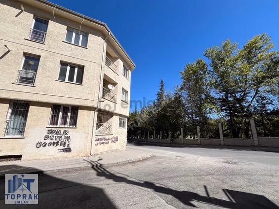 Toprak Emlak'tan Aü Manzaralı / Ara Kat / Kiralık 2+0 1