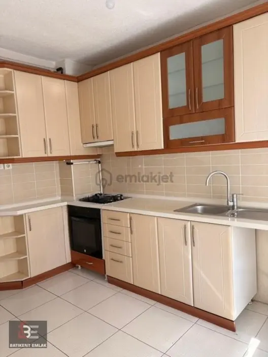 Batıkent Emlak'tan İnönü Mah Full Yapılı 3+1 Ferah Kiralık 2