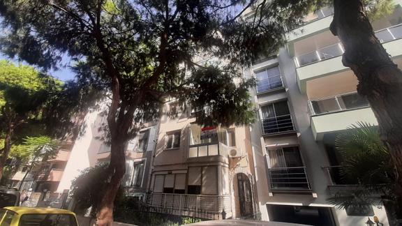 Karşıyaka Bostanlı'da Satılık 3+1 Daire 1