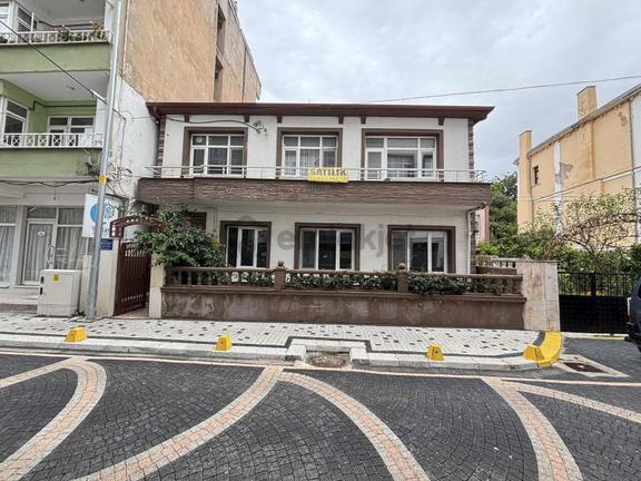 Yıldırım Emlak'tan Büyükcami Mahallesi Satılık 267 M2 2 Katlı Ev 1