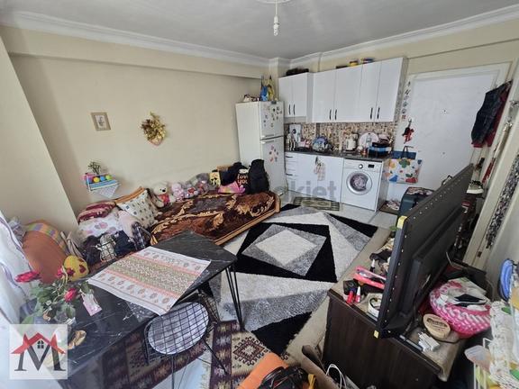Yeşildere Mahallesinde Asansör Arakatta 1+1 Daire 2