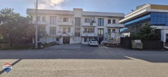 Remax Mavi 'den Serdivan'da Tic+konut İmarlı Satılık Komple Bina 1
