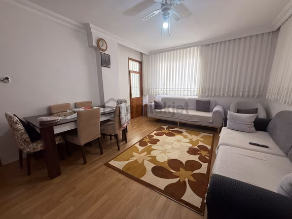 Bahçelievler Cumhuriyet Mahallesinde Geniş 2+1 Ara Kat Daire 1