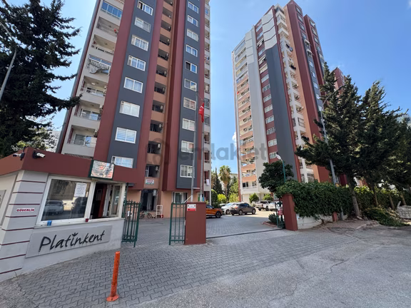 Toros Mahallesi'nde Geniş Balkonlu Kiralık 4+1 Daire 2