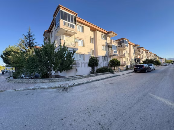 Eşrefpaşada Vazo Sitesi Askeri Fabrika Yanı 3+1 Kiralık Daire 1