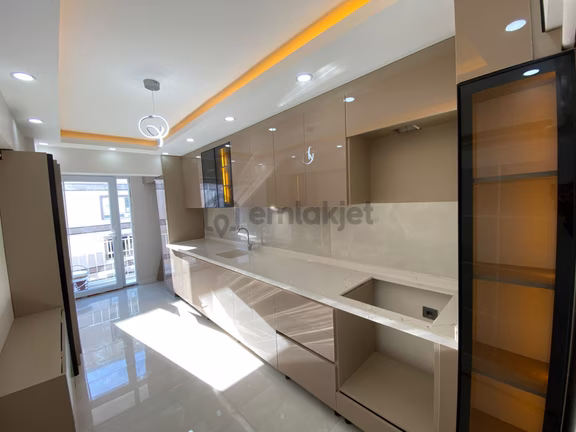 Çatkapıdan Tandoğan Mh Katta Full+full Yapılı Çift Balkonlu Fırsat 3+1 Daire 1