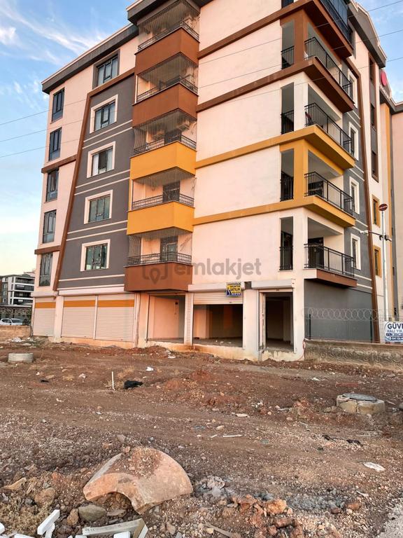 Metrokent'te Satılık 2 Adet Dükkan 1