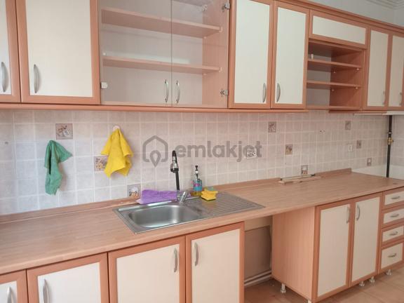 Dikmen Harbiye Mah.çetin Emeç Bulvarına Çok Yakın Kombili Bir Oda Ters Dubleks Yüksek Giriş 2