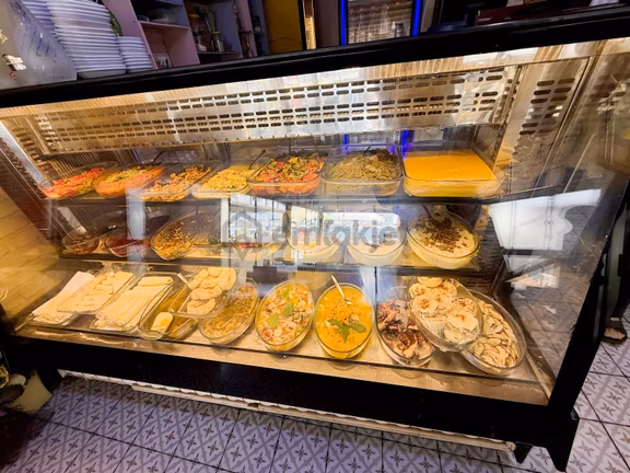 Yeni Foça'da Alkol Ruhsatlı Yüksek Cirolu Devren Restoran 1