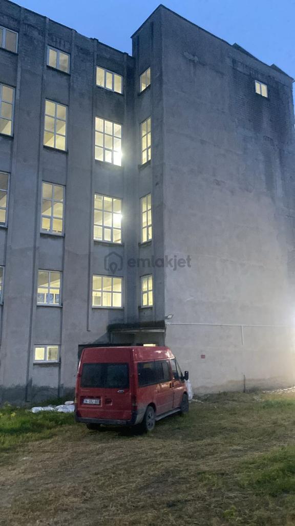 Kiralık Korucu Yeni Mahalle'de 2.000 M² Ticari Bina 2