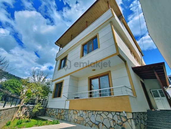 Uytundan Gürede Denize 250 Metre Jeotermalli 3+1 Satılık Villa 1