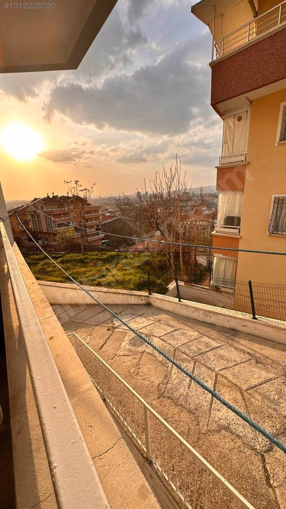 50. Yıl Parkı Yanında, Çamlıtepe'de 130 M² 3+1 Satılık Daire 2