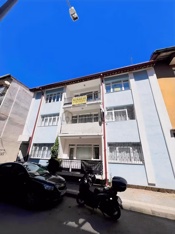 Özyalçın'dan Kiralık 3+1 Daire İstasyon Cad.50 Mt Mesafede 2