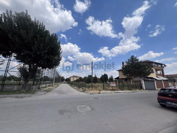 Kiralık Arsa Fevziçakmakta Hali Saha Karşısı 1