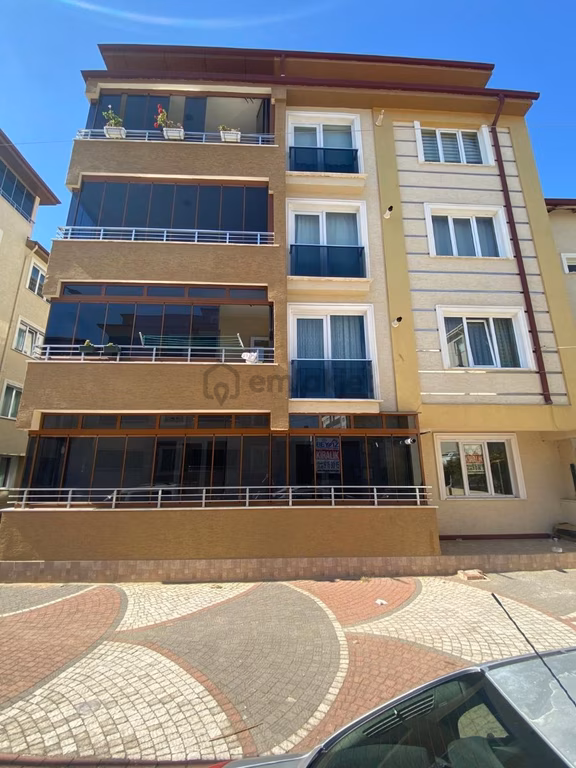 Beyaz Gayrimenkulden Ertuğrulgazi'de Kiralık 2+1 Daire 1