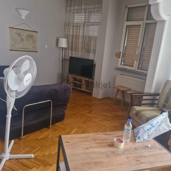 Akşenden Fatih Çapa Büyüksaraymeydanda 1.kat 1+l Kiralık Daire 1